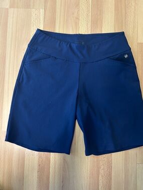 Lilly Pulitzer Reid Shorts like new size 8 navy